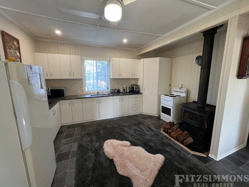 44 Charles Street, Dalby — photo 1 of 5