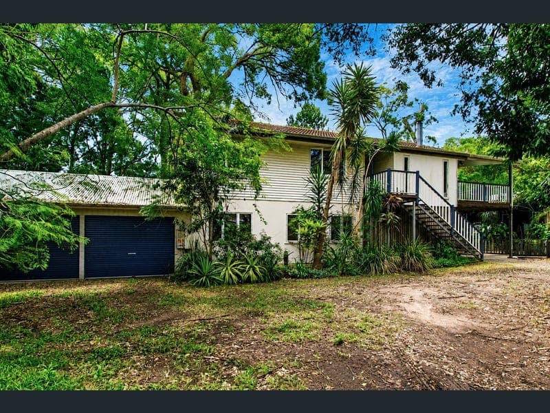1-5 Wandoo Avenue, Macleay Island — photo 1 of 5