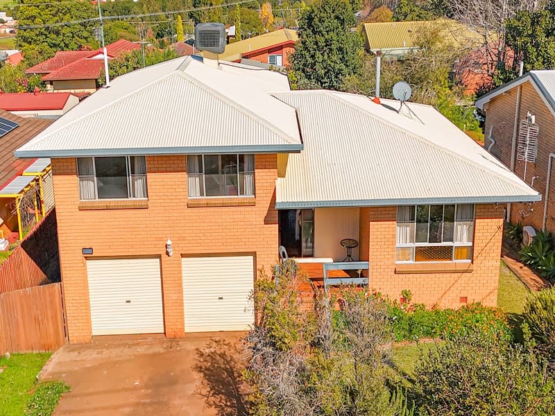 38 Sardon Street, Centenary Heights — photo 1 of 5