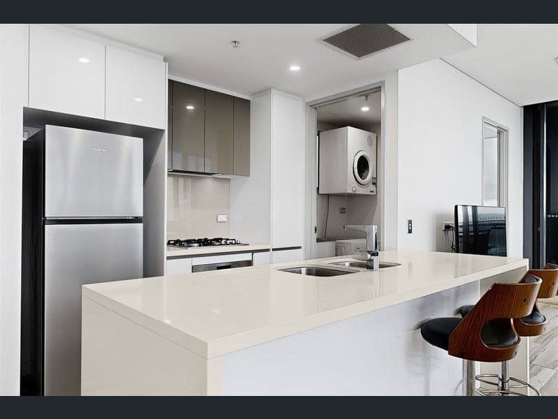 2301/2 como Crescent, Southport — photo 1 of 5