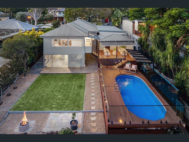 8 Muriel Avenue, Manly West — photo 1 of 5