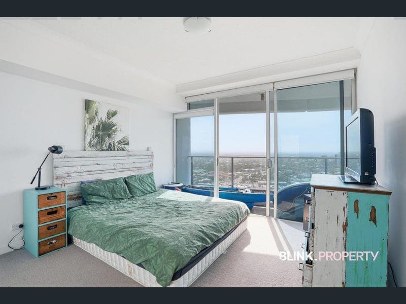 33507/9 Lawson Street, Southport — photo 1 of 5