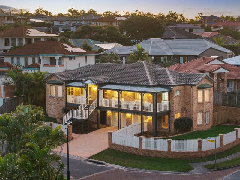 1 Ladd Close, Mcdowall — photo 1 of 5