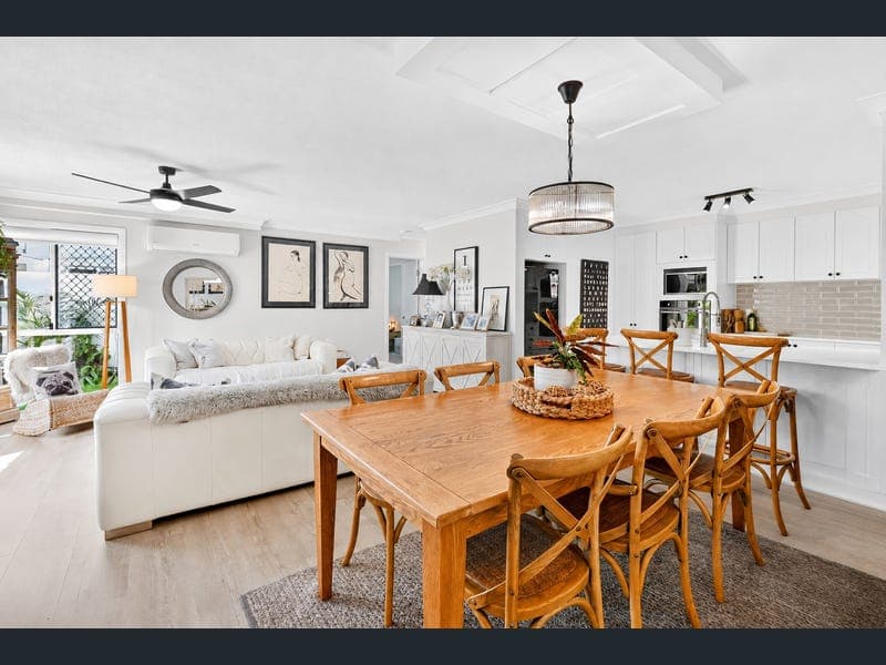 3/100 Cotlew Street East, Southport — photo 1 of 5