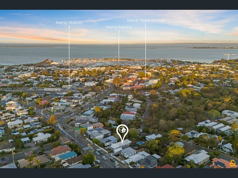 18 Manly Road — photo 1 of 5