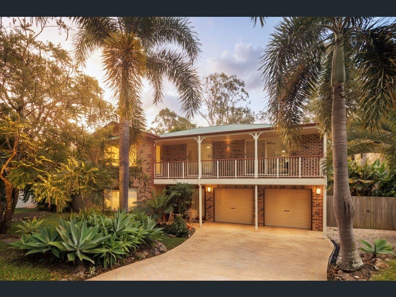 36 Kingfisher Place, Kenmore — photo 1 of 5