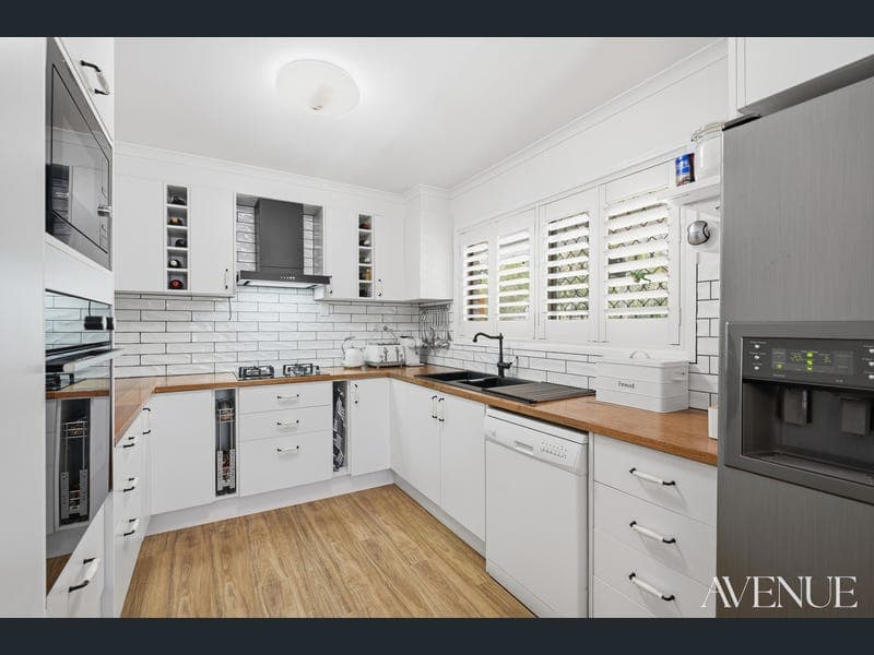 17 Limerick Drive, Crestmead — photo 1 of 5