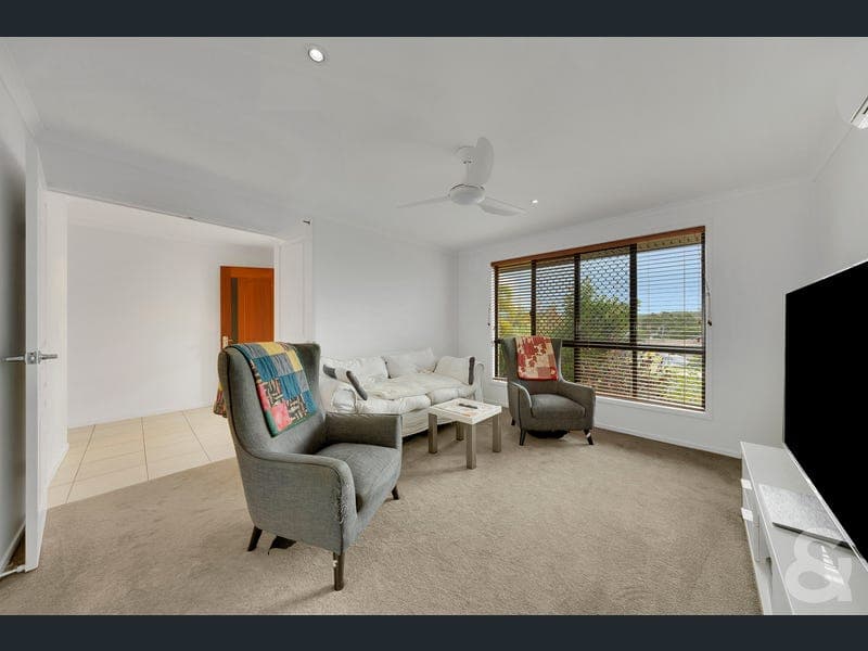 17 Southern Cross Close, Telina — photo 1 of 5
