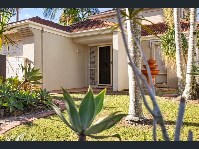 30 Pacific Dr, Banksia Beach — photo 1 of 5