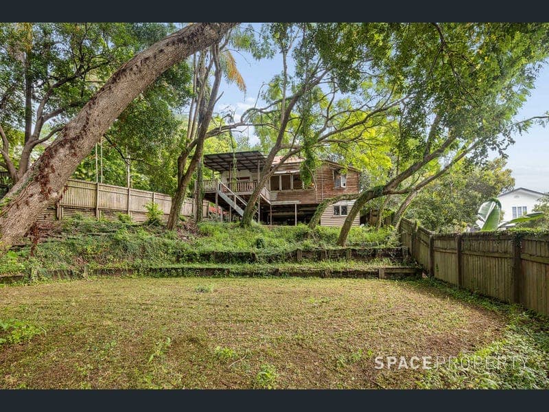 30 Ennever Street, Bardon — photo 1 of 5