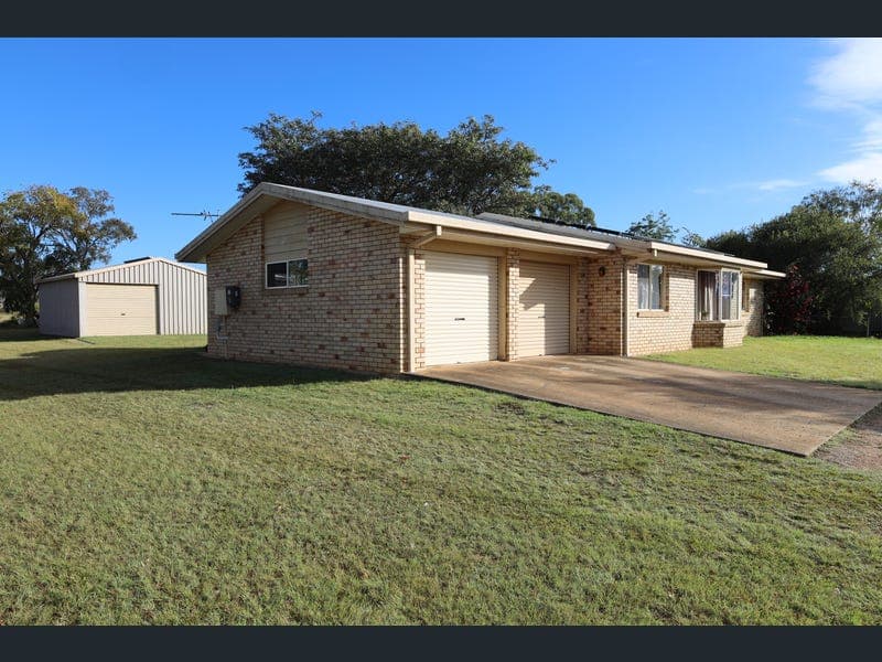 24 Olive Grove, Kingaroy — photo 1 of 5