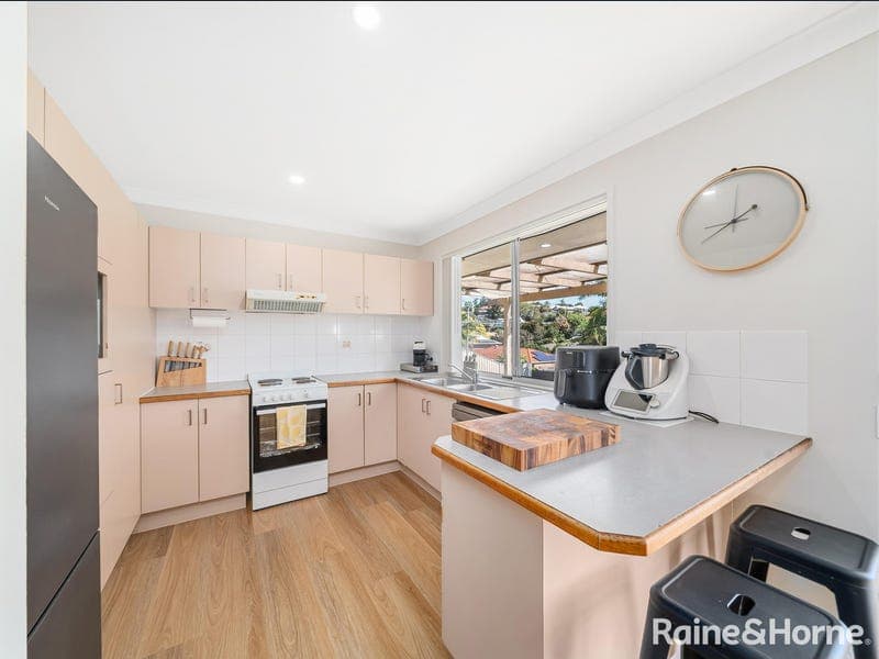 6 Pascali Crescent, Eatons Hill — photo 1 of 5