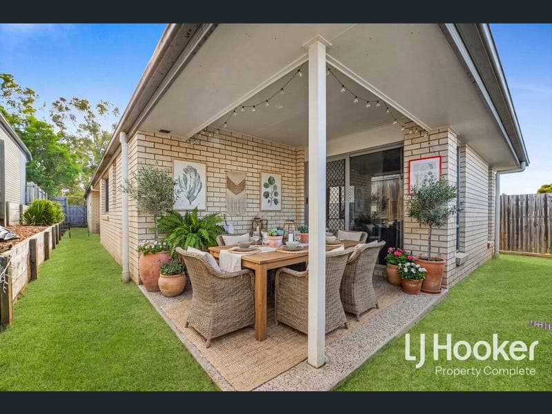 17 Greenstone Street, Yarrabilba — photo 1 of 5