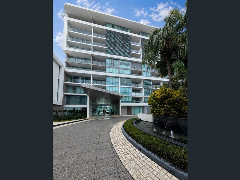 1307/33 T.E. Peters Drive, Broadbeach Waters — photo 1 of 5