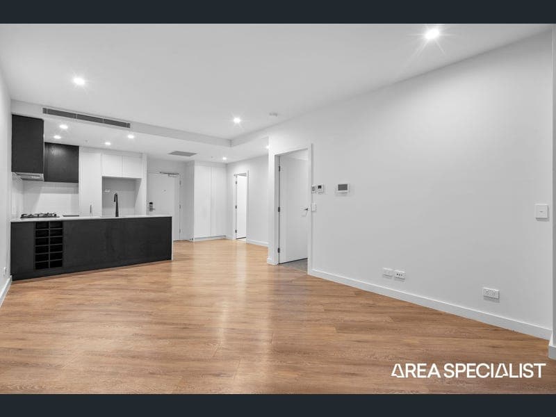 506/59 Meron Street, Southport — photo 1 of 5