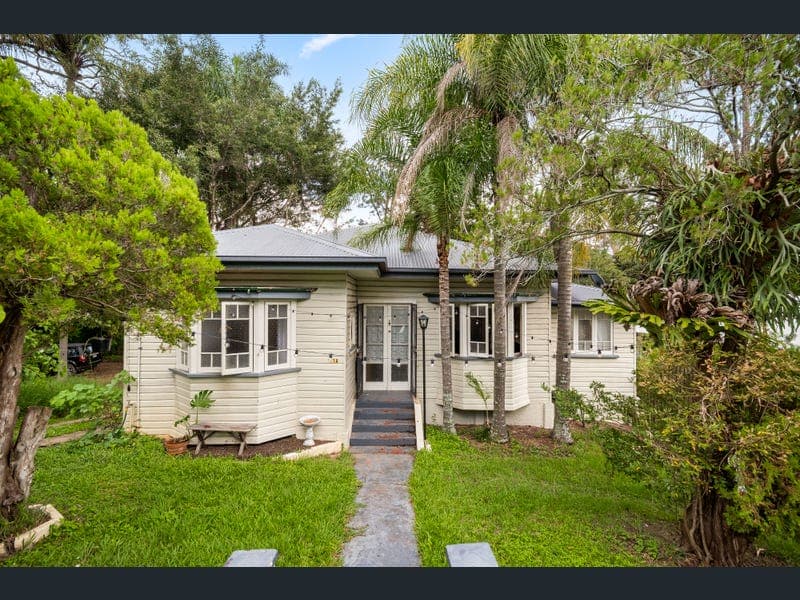 41 Rouen Road, Bardon — photo 1 of 5