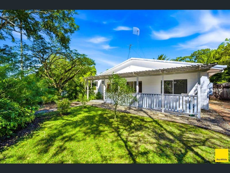 2/1 Baronia Crescent, Holloways Beach — photo 1 of 5