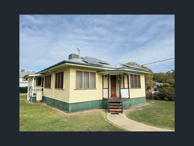 32 Winton Street, Goondiwindi — photo 1 of 5
