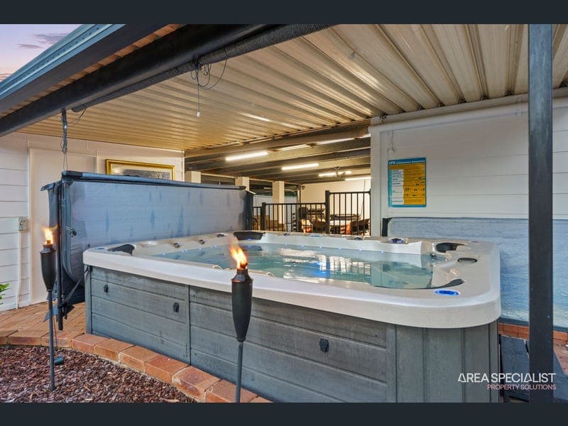 35 Karen Street, Jacobs Well — photo 1 of 5