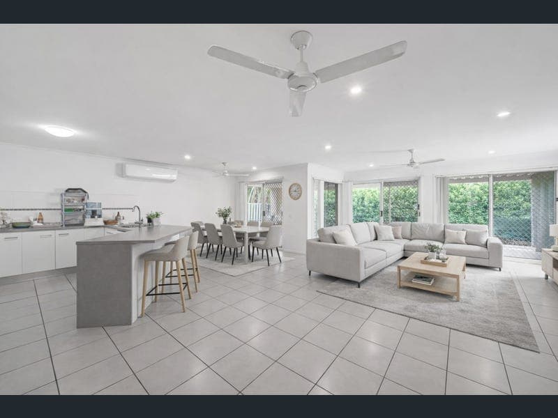 12 Budawang Street, Parkinson — photo 1 of 5