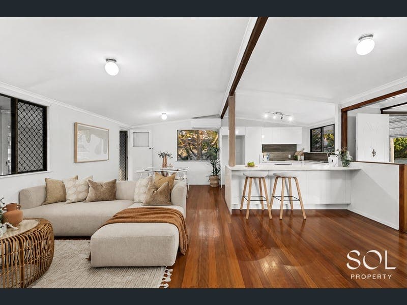 19 Dibbil Street, Chermside West — photo 1 of 5