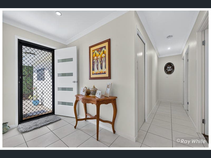 16 Sylvana Avenue, Gracemere — photo 1 of 5