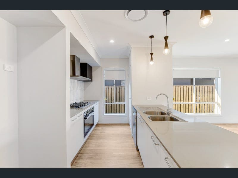 43 Shadforth Street, Burpengary East — photo 1 of 5
