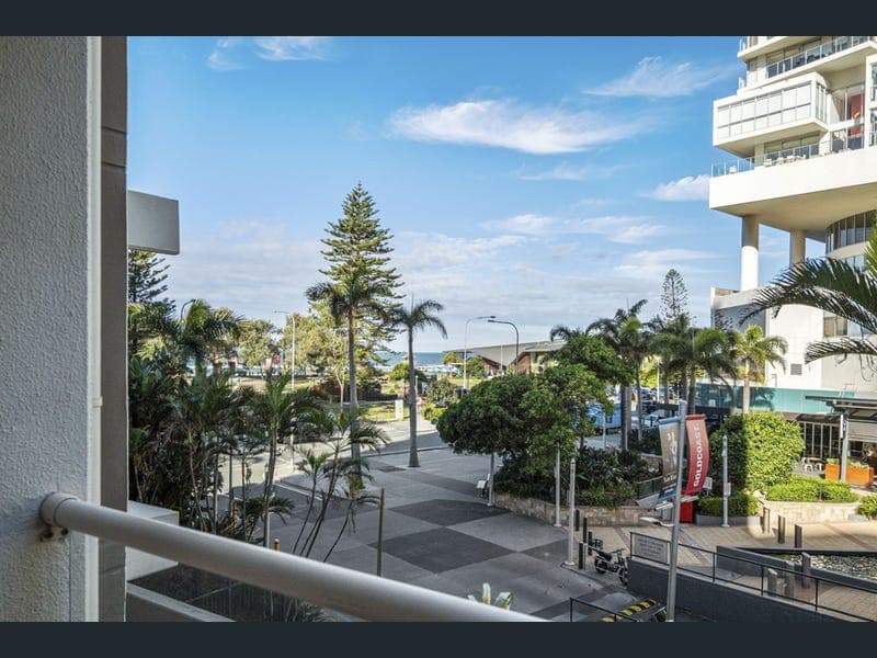 205/157 Old Burleigh Road, Broadbeach — photo 1 of 5