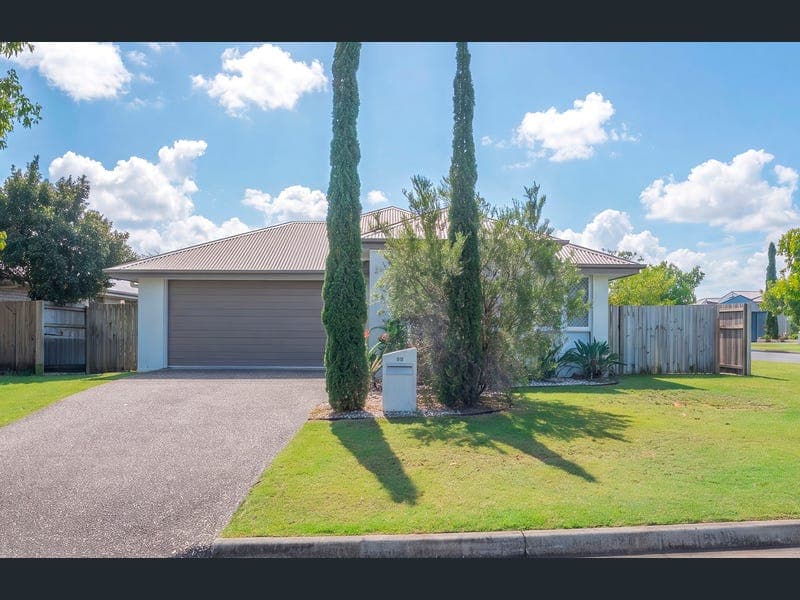 74 Milbrook Crescent, Pimpama — photo 1 of 5
