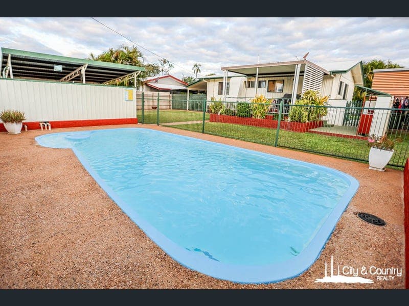 21 Moore Crescent, Mount Isa — photo 1 of 5