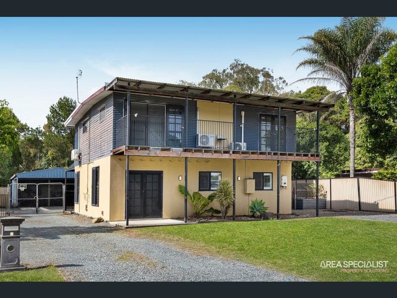 8 Kumgum Street, Jacobs Well — photo 1 of 5