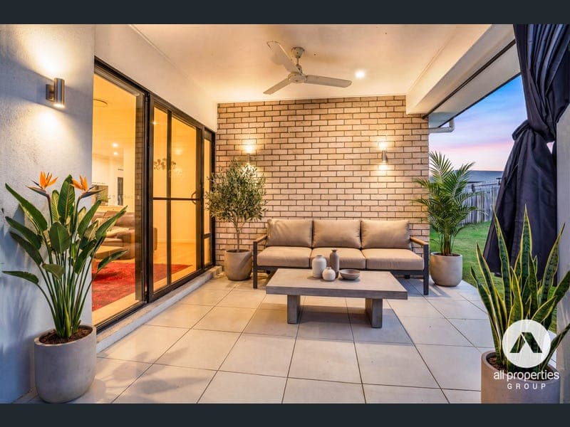 17 Outlook Boulevard, Gleneagle — photo 1 of 5