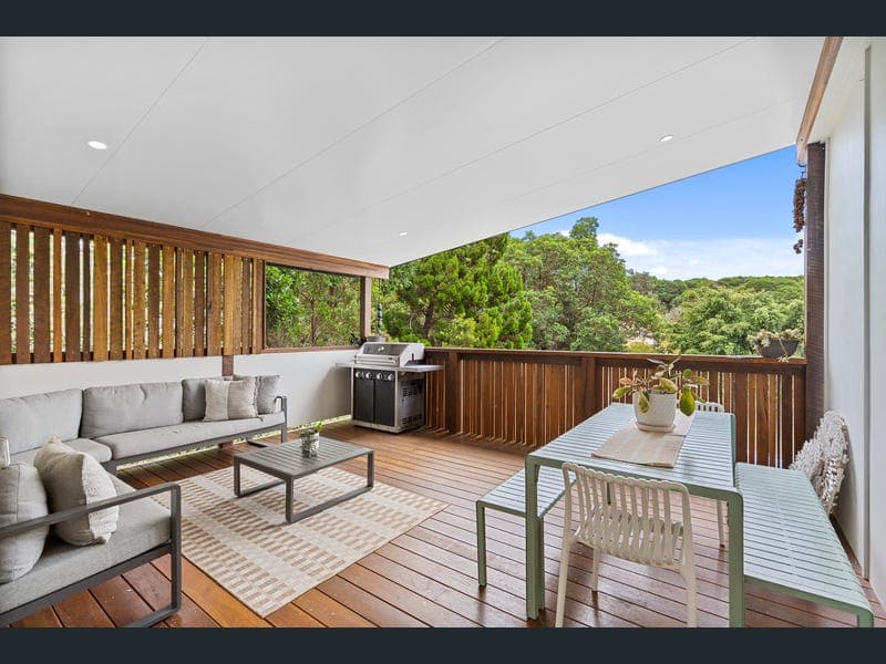 52 Samarinda Way, Point Lookout — photo 1 of 5