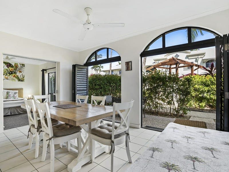 11/81-85 Cedar Road, Palm Cove — photo 1 of 5