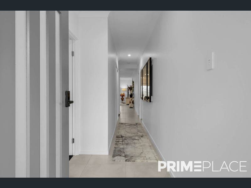 23 MUNDARING WAY, Spring Mountain — photo 1 of 5