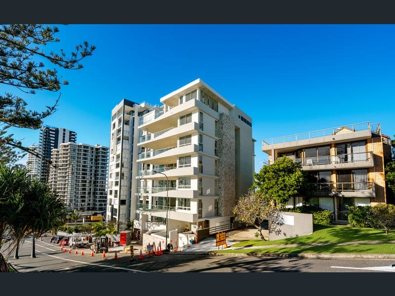 1/40 Marine Parade, Coolangatta — photo 1 of 5