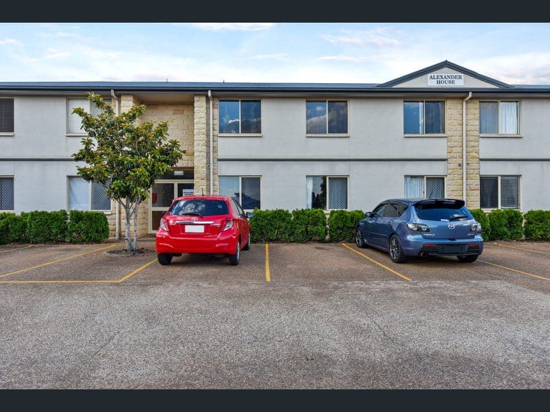 10/9 Uniplaza Ct, Kearneys Spring — photo 1 of 5