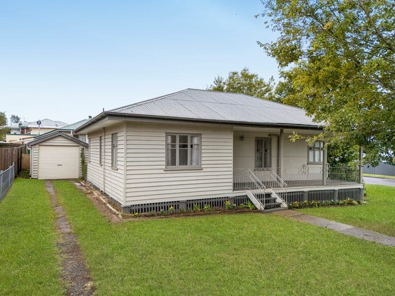 22 Gomer Street, Booval — photo 1 of 5