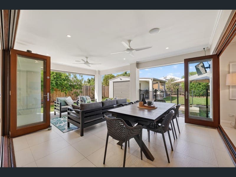 44 Ashmore Crescent, Burdell — photo 1 of 5