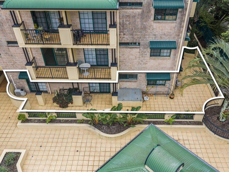 1/152-154 High Street, Southport — photo 1 of 5