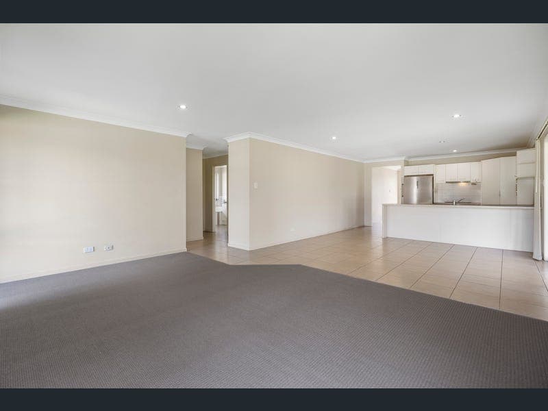 6 Cinderwood Court, Fernvale — photo 1 of 5