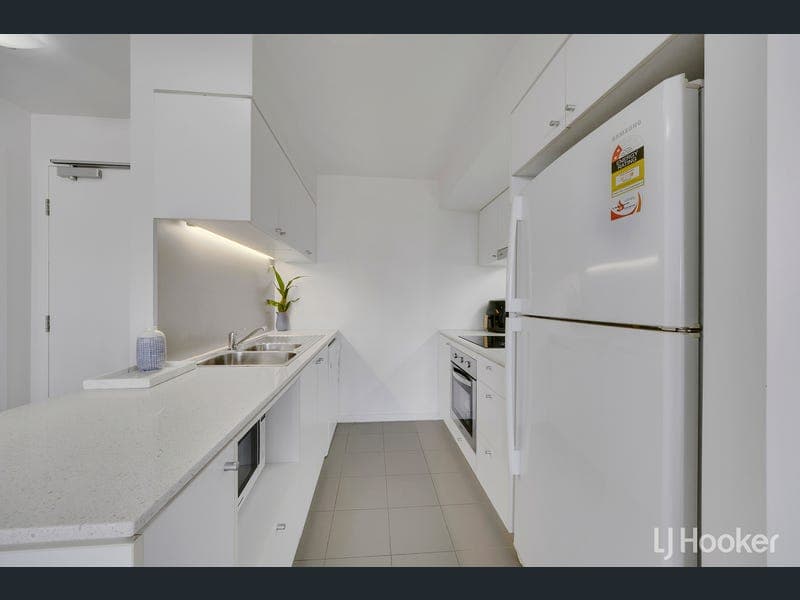 31/17 Roseberry Street, Gladstone Central — photo 1 of 5