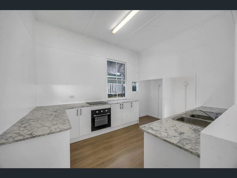 6 North Street, North Ipswich — photo 1 of 5