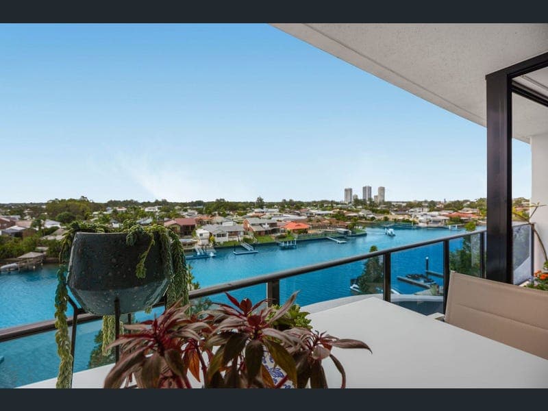 4402/5 Harbour Side Court, Biggera Waters — photo 1 of 5