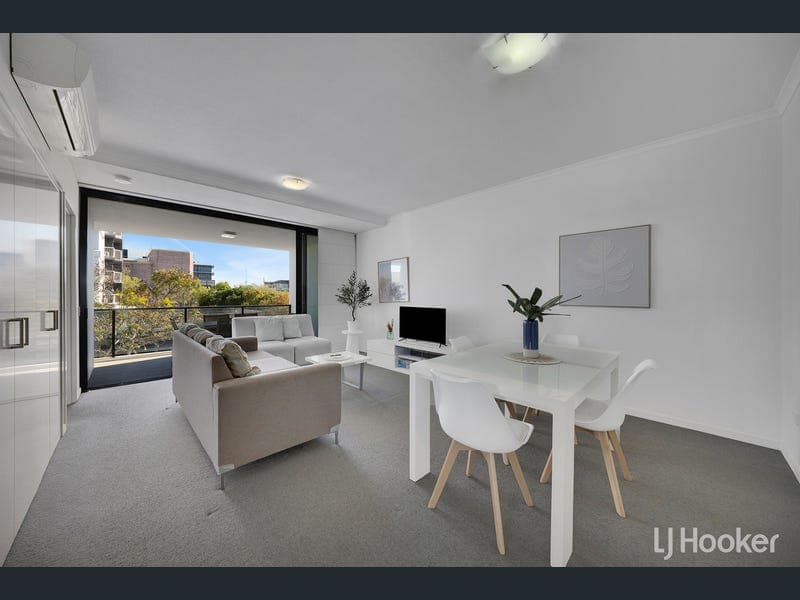 31/17 Roseberry Street, Gladstone Central — photo 1 of 5