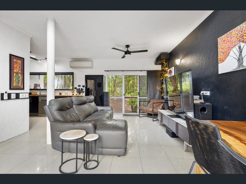 125/121-137 Port Douglas Road — photo 1 of 5