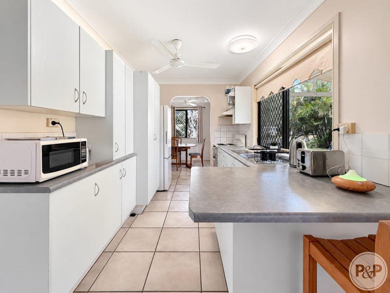 181 Ocean Parade, Balgal Beach — photo 1 of 5