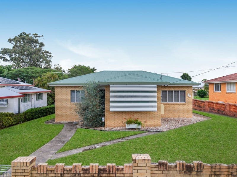 43 Macquarie Street, Silkstone — photo 1 of 5
