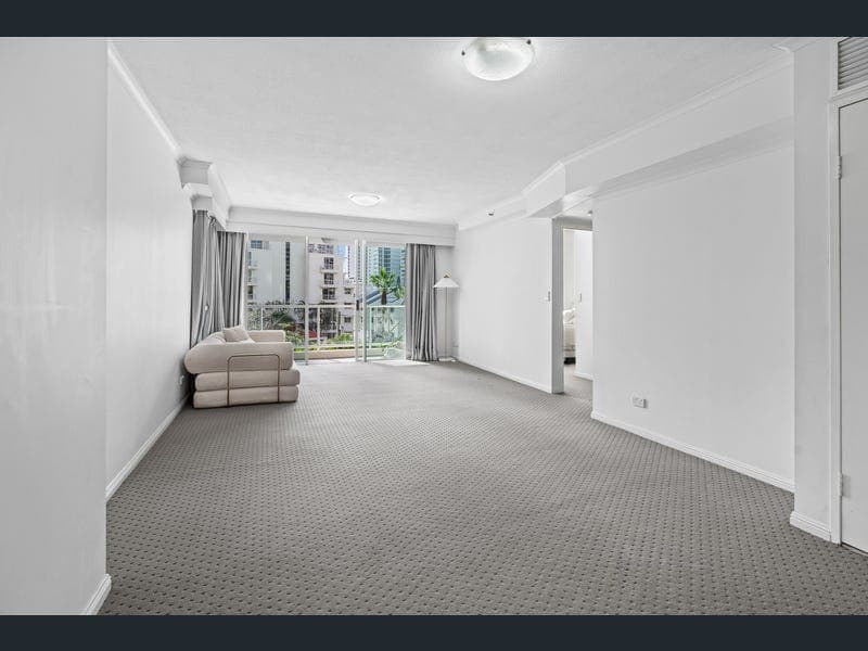 11/15-21 Breaker Street, Main Beach — photo 1 of 5