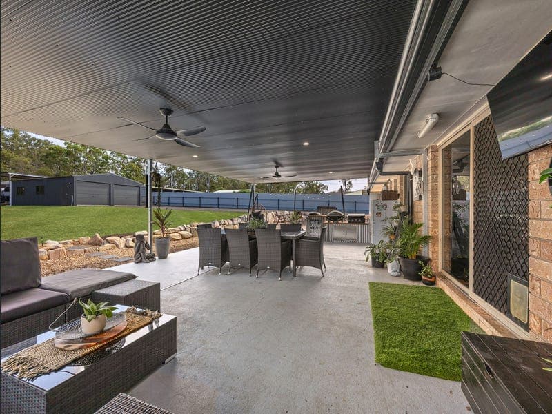 31 Stephenson Crescent, Kensington Grove — photo 1 of 5